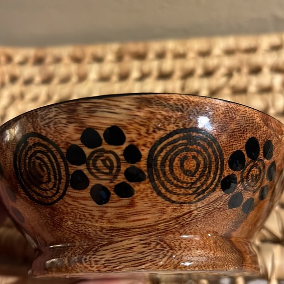 2 Wood Mexican Folk Art Hand Painted Lacquer Signed Bowls - Picture 8 of 12